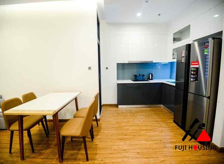 ハノイの中心地、バーチン区で便利な立地の2LDKアパート、Vinhomes Metropolisで賃貸中