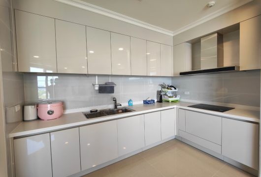 スターレイクアパートメント 3ベッドルーム、月額1800USD、130m2