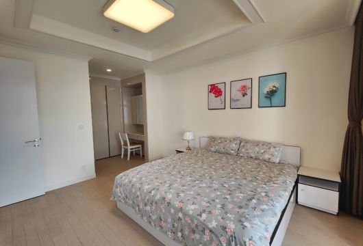 スターレイクアパートメント 3ベッドルーム、月額1800USD、130m2