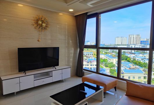 スターレイクアパートメント 3ベッドルーム、月額1800USD、130m2