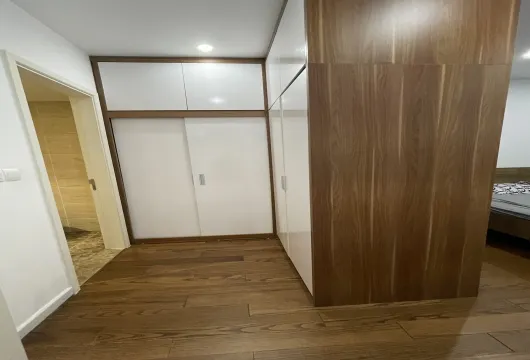 ハノイ賃貸アパート：利便性高いVinhomes D'Capitale 2BR・2バスルームモダン物件
